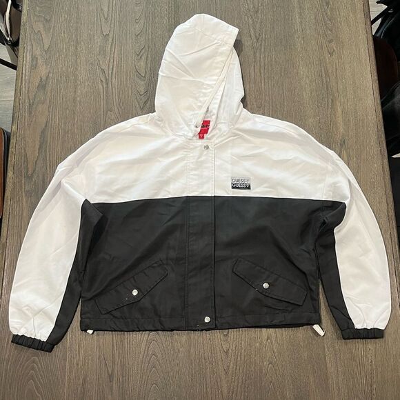 NWOT Guess Black White Colorblock Cropped Windbreaker Raincoat Size M - Picture 1 of 10